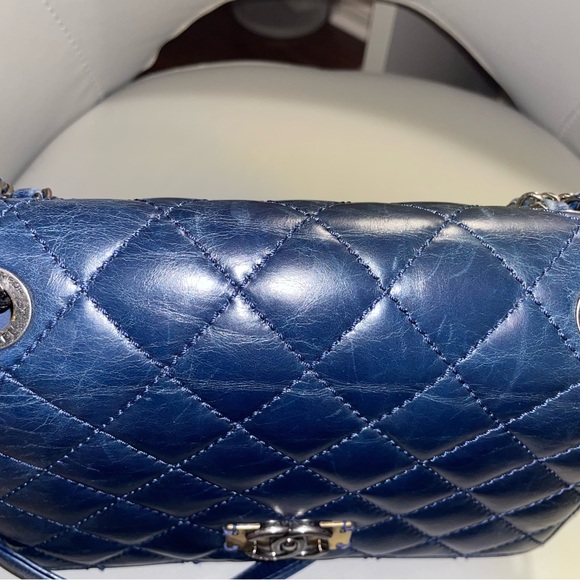 Chanel Quilted Flap Bag with Vintage CC Clasp - Picture 9 of 13